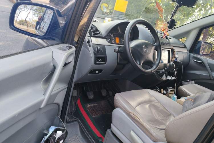 Used Mercedes-Benz Vito 2013 2.1T Elite Edition Driver Seat