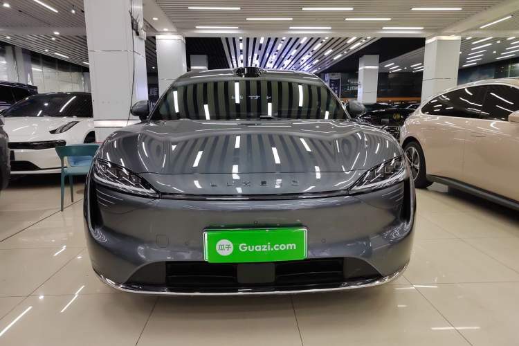 Used Hima Luxeed R7 2024 All-Electric 802 km Max Front