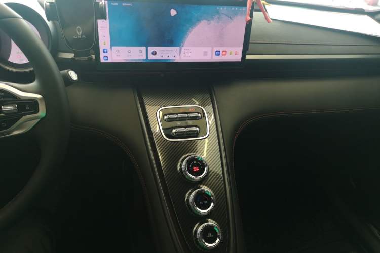 Used ORA Lightning Cat 2024 Dark Night Edition 555km Prestige Version Audio And AC Panel