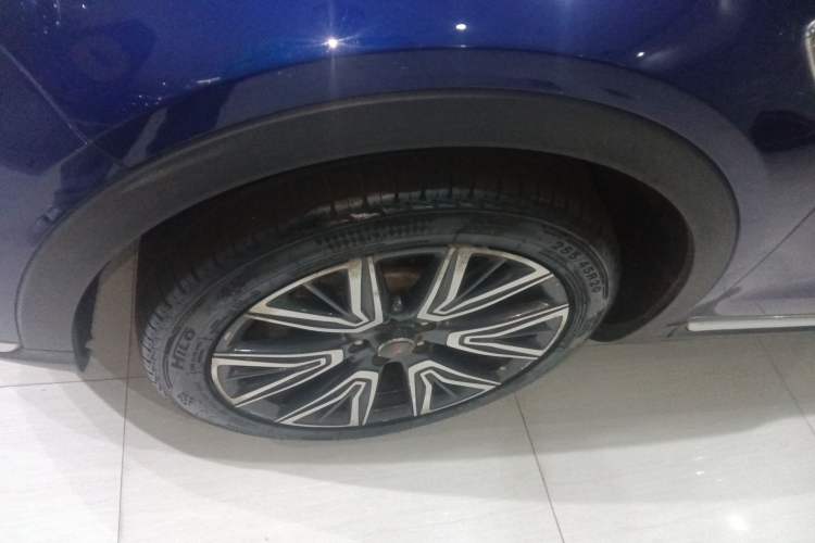 Used Hongqi HS5 2022 Facelifted Version 2.0T Smart Connect Flagship All-Wheel-Drive Edition