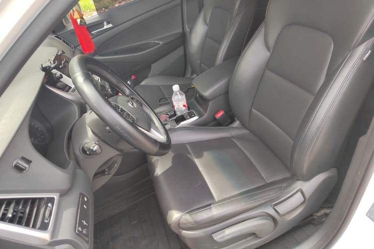 Used Hyundai Tucson 2015 1.6T Dual-Clutch Two-Wheel-Drive Leading Model
