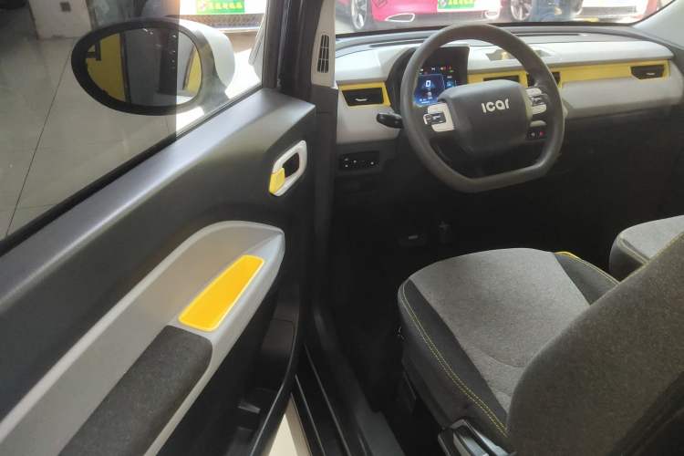 Used Chery QQ Ice Cream 2022 170km Sundae Phosphate Lithium-Ion Driver Seat