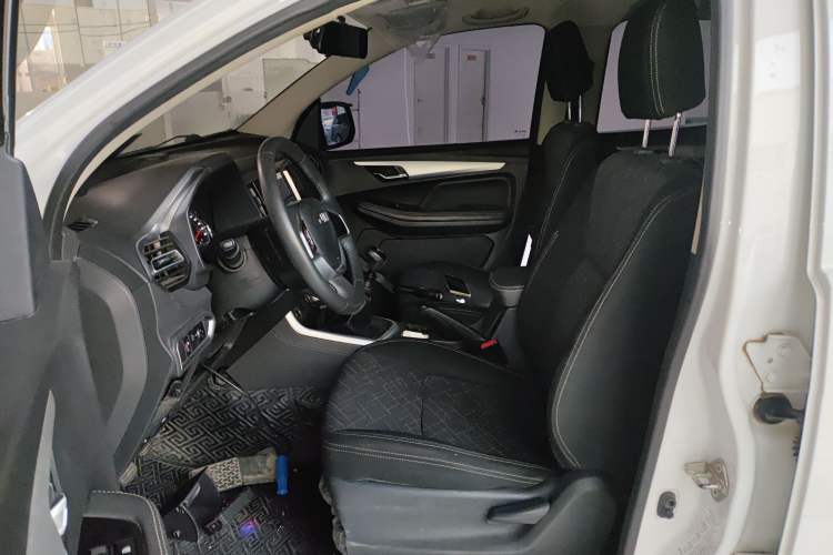 Used Isuzu JLM 2020 2.5T Two-Wheel Drive Diesel Leading-Edge Version JE4D25Q6A Meeting China VI Emission Standards