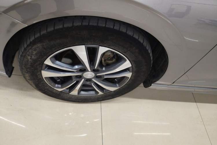 Used CHANGAN Eado 2023 Changan Edition PLUS Blue Whale NE 1.4T GDI DCT Prestige Version Left Front Wheel Hub