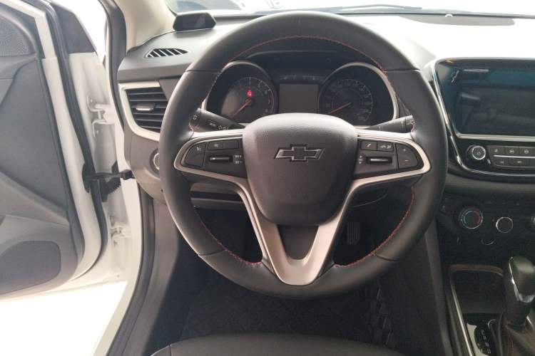 Used Chevrolet Monza 2020 Light Hybrid Redline 320T Dual-Clutch Joyful Edition
