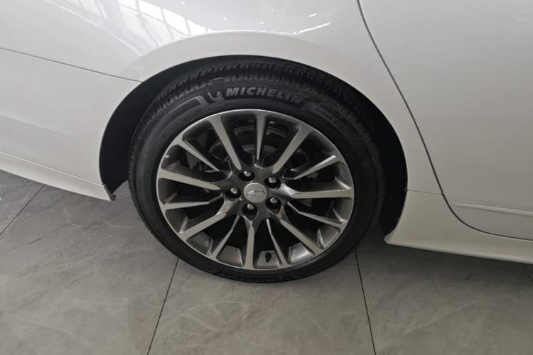 Used Cadillac CT6 2022 28T Prestige Edition Right Rear Wheel Hub