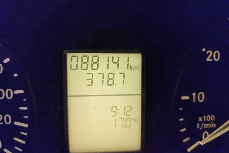 Used Mercedes-Benz Vito 2011 2.5L 7-seater executive version