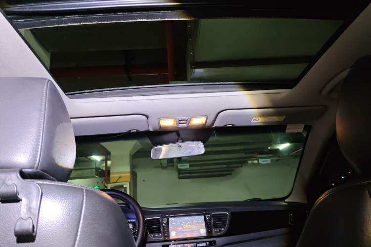 Used Hyundai Mistra 2014 1.8L Automatic Smart GLS Headliner