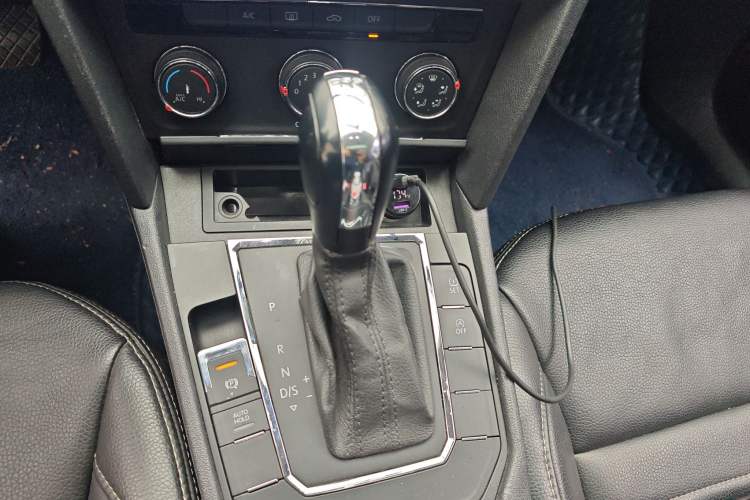 Used Volkswagen Lamando 2018 230TSI DSG Fashion Edition Gear Lever