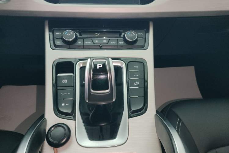 Used Geely Auto Emgrand X7 Sport 2020 1.8TD DCT Two-Wheel Drive Zhiya Model Gear Lever