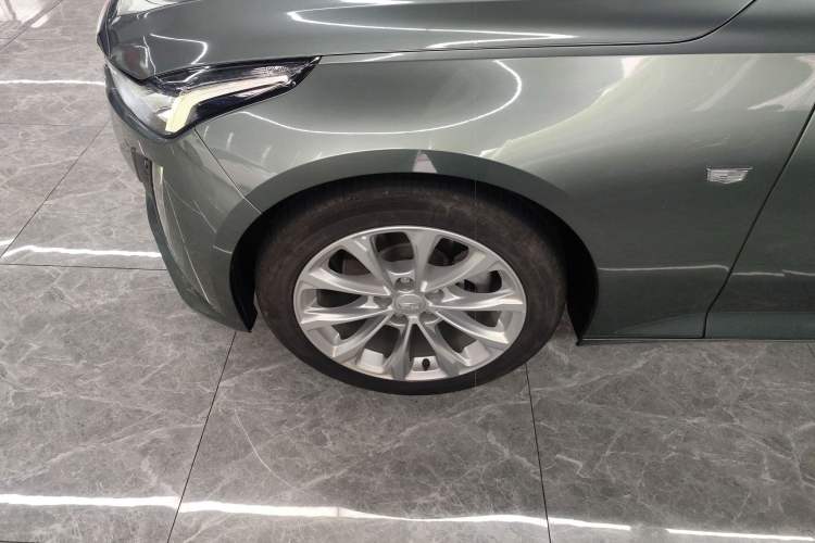 Used Cadillac CT5 2021 Revised 28T Luxury Version Left Front Wheel Hub