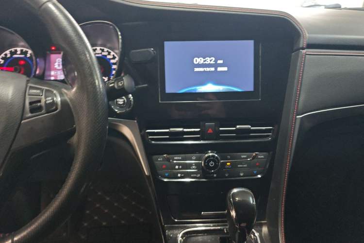 Used Venucia T70 2018 2.0L CVT Smart Enjoyment Version Audio And AC Panel