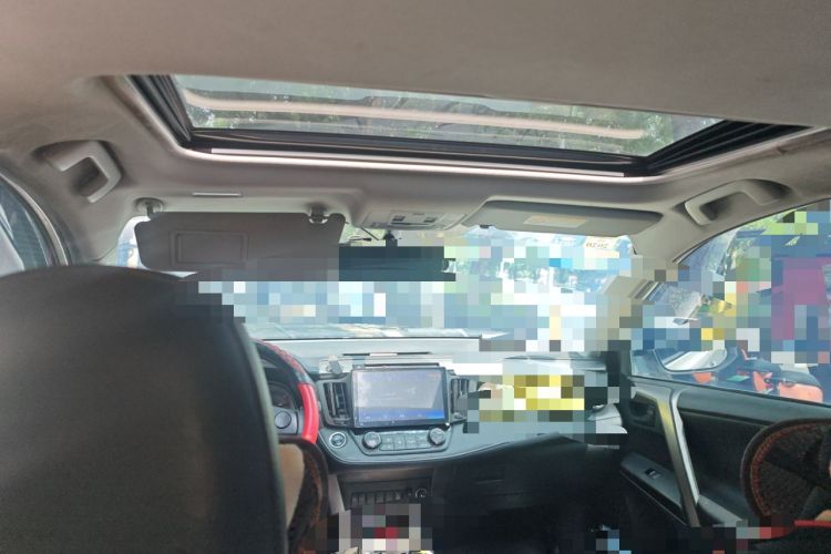 Used Toyota RAV4 2018 2.0L CVT Two-Wheel Drive Fashion X Edition Headliner