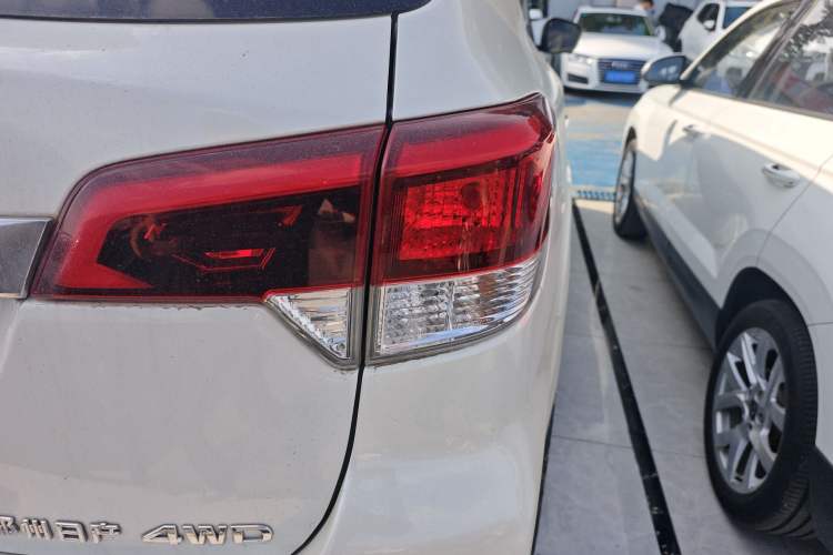 Used Nissan Terra 2020 2.5L XV 4WD Automatic Four-Wheel Drive Flagship Edition Right Rear Taillight