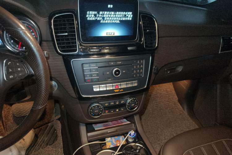 Used Mercedes-Benz GLE 2019 GLE 320 4MATIC Dynamic Edition Prestige Model Audio And AC Panel