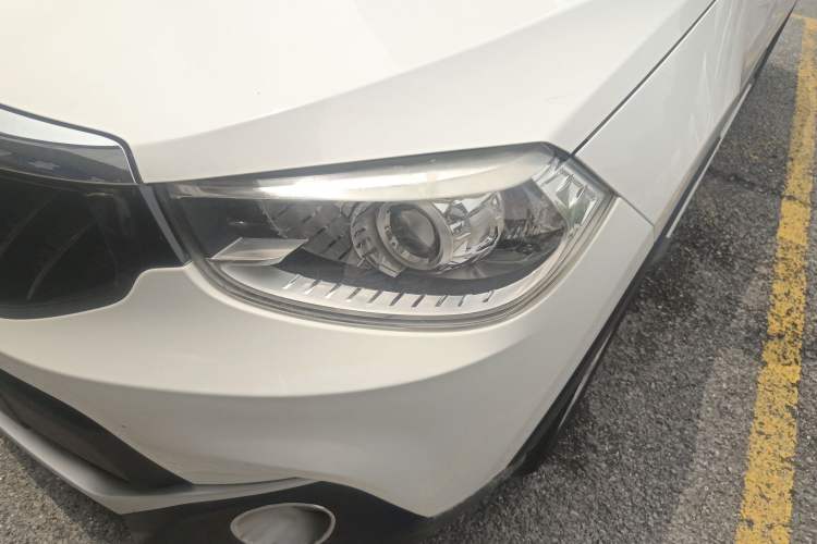 Used Brilliance V3 2015 1.5L Automatic Smart Version Left Front Headlight