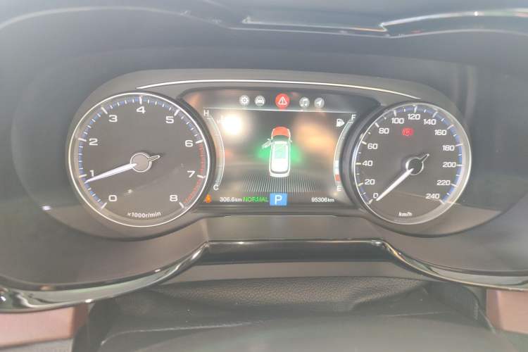 Used GAC Trumpchi GS8 2017 320T Two-Wheel Drive Luxury Smart Connectivity Version (7 Seats)