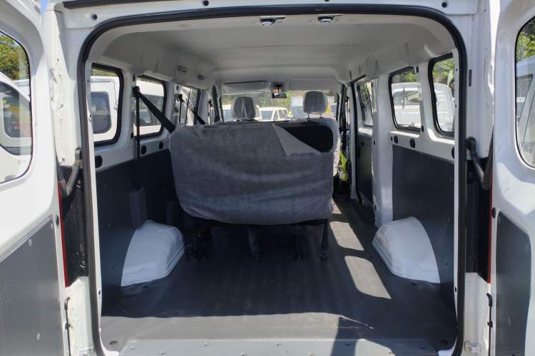 Used Wuling Yangguang 2025 Model 400km Bus Edition—Comfort Edition Trunk