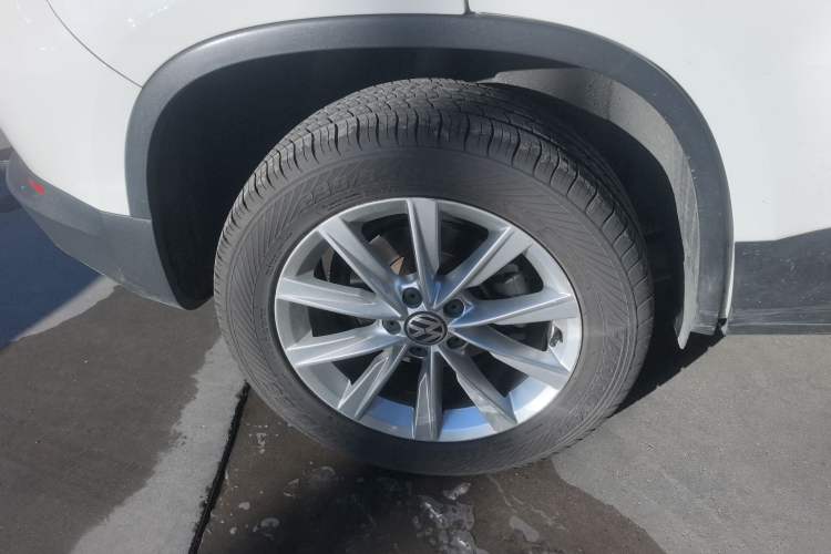 Used Volkswagen Tiguan L 2016 280TSI Automatic Two-Wheel Drive Silk Road Comfort Edition
