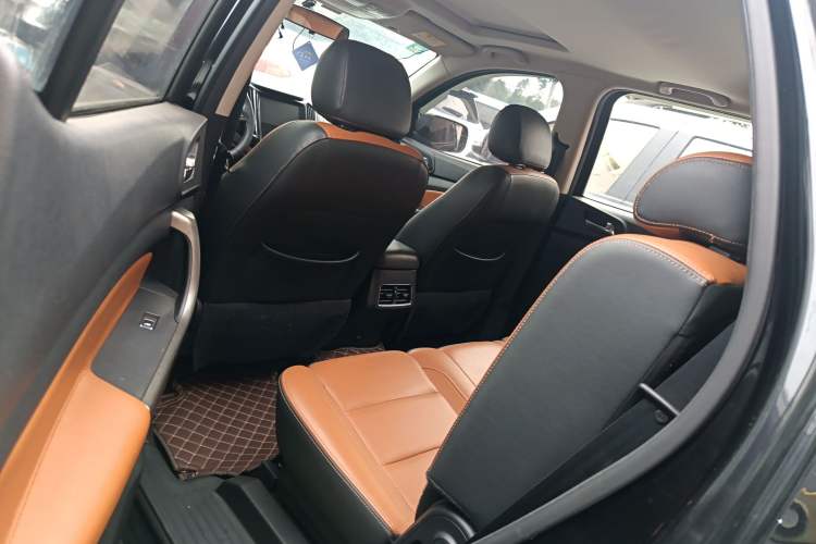 Used Oshan CX70 2017 Facelifted CX70T 1.5T Manual High-Performance Edition