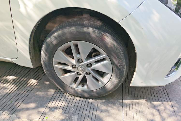 Used Toyota Corolla 2017 Revised Version 1.6L Manual GL Right Front Wheel Hub