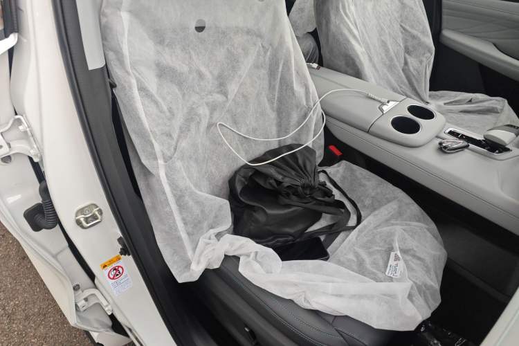 Used Changan UNI-Z New Energy 2025 Smart New Blue Whale 125km Battleship Edition