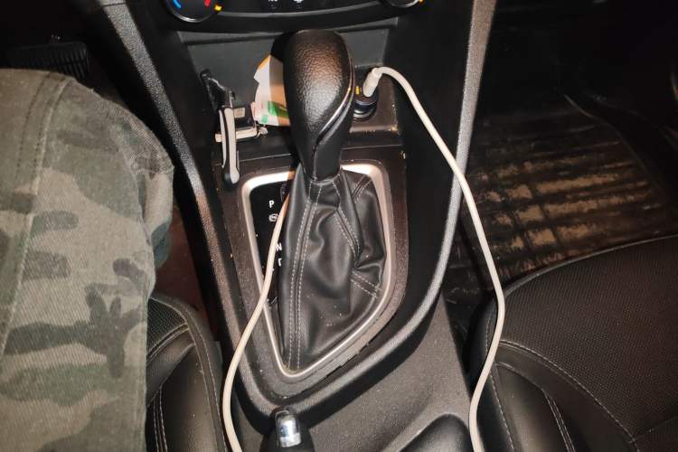 Used Buick GT 2021 Revised Version 1.3T Automatic Mild Hybrid Elite Edition Gear Lever