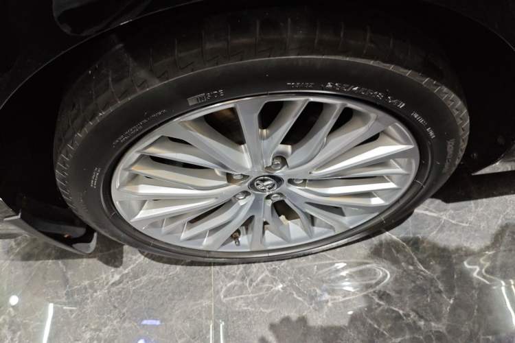 Used Toyota Camry 2019 Revised Version 2.5G Luxury Edition Right Rear Wheel Hub