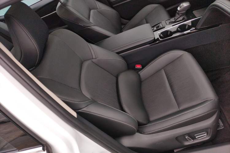 Used Toyota Camry 2024 Dual-Engine 2.5HG Prestige Edition