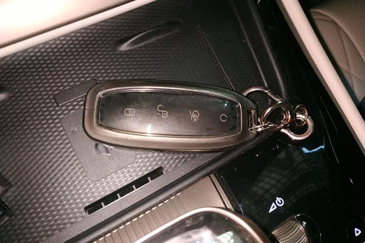 Used Denza D9 2022 EV 600 Four-Wheel Drive Prestige Model Interior 1