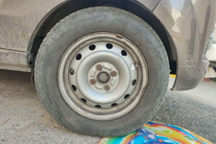 Used Jinbei Hiace X30 2013 1.3L Standard Version Right Front Wheel Hub