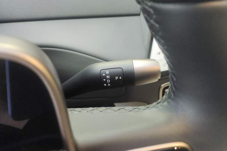 Used Li Auto MEGA 2025 Home Family Special Edition Gear Lever