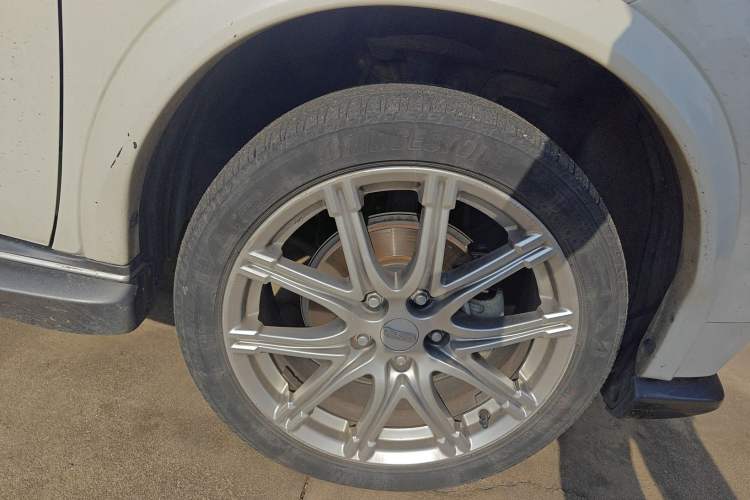 Used Infiniti ESQ 2014 1.6L Spontaneous Edition
