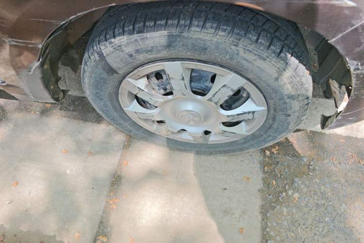 Used BAIC Weiwang M30 2015 1.5L Basic Version DAM15 Right Front Wheel Hub