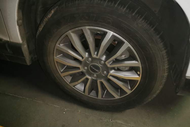 Used Haval H6 2017 Blue Label Sport Edition 1.5T Automatic Two-Wheel Drive Luxury Model Right Front Wheel Hub