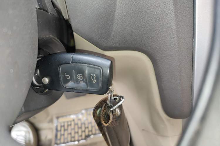 Used Ford Focus 2011 Sedan 1.8L Automatic Fashion Edition
