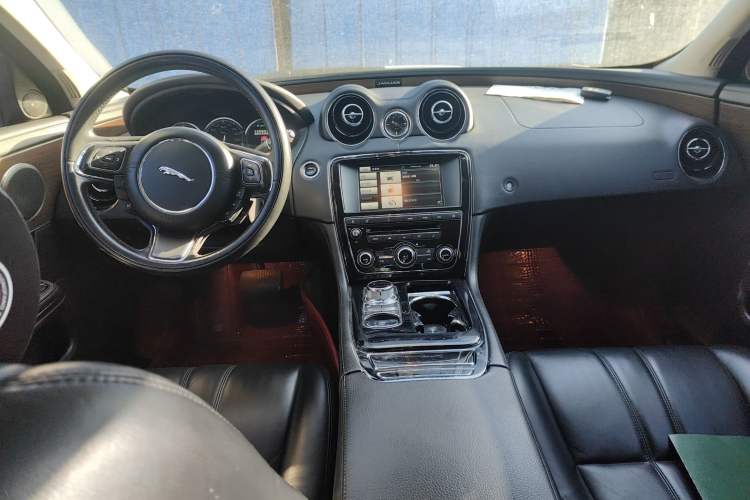 Used Jaguar XJ 2015 XJL 2.0T Elegance Business 80th Anniversary Limited Edition
