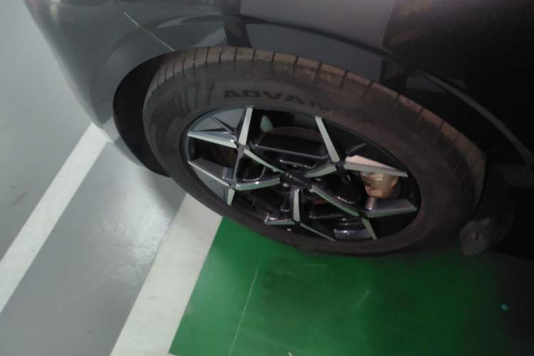 Used Lynk & Co Z10 2025 95 kWh 806 km Range Rear-Wheel Drive Advanced Driver-Assistance System Max
