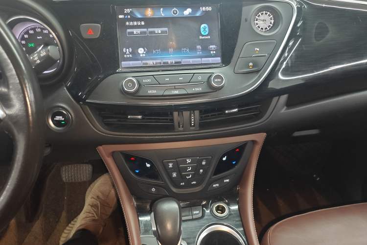 Used Buick Envision 2018 28T Four-Wheel Drive Elite Version Audio And AC Panel