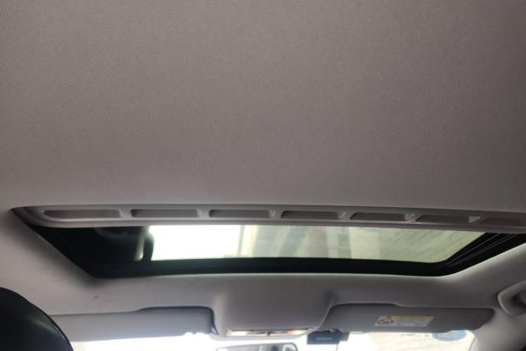 Used Volkswagen Jetta 2017 1.4L Manual Comfort Model Headliner