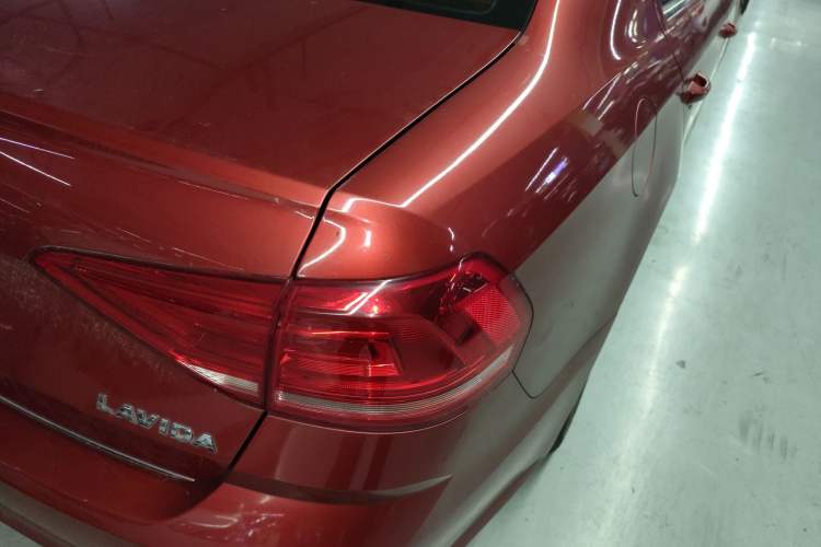 Used Volkswagen Lavida 2017 1.6L Automatic Comfort Edition Right Rear Taillight