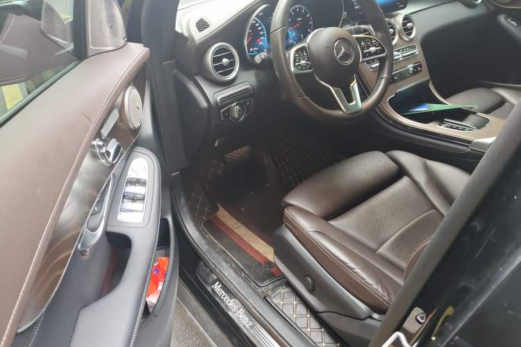 Used Mercedes-Benz GLC 2020 Facelift GLC 260 L 4MATIC Luxury Edition Driver Seat