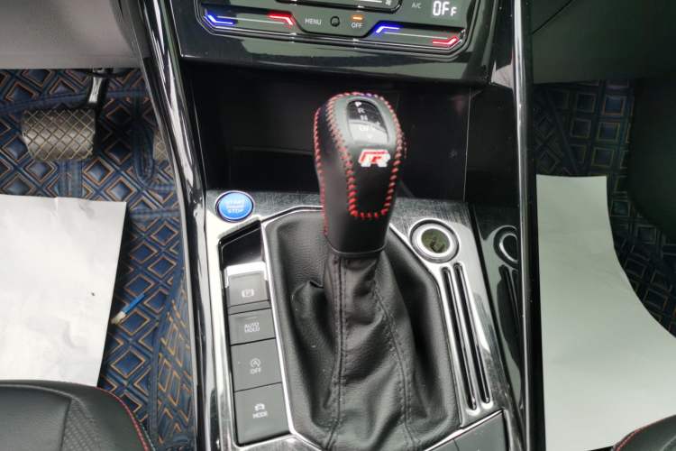 Used Volkswagen Tayron 2020 280TSI Two-Wheel Drive Luxury Connect Edition Gear Lever