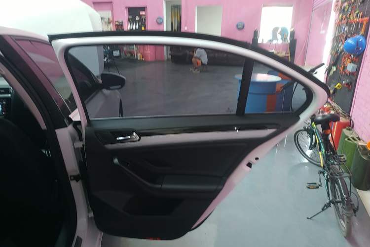 Used Volkswagen Sagitar 2016 230TSI 25th Anniversary Edition Interior 6