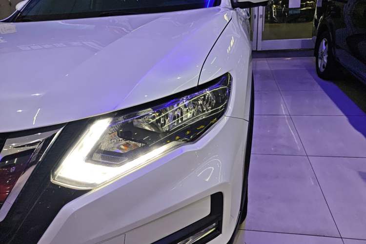 Used Nissan X-Trail 2019 2.0L CVT Smart Connect Comfort Edition 2WD
