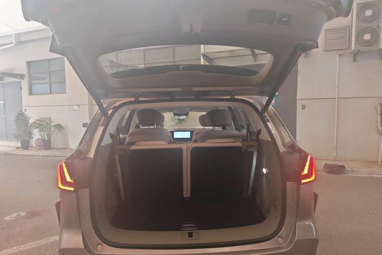 Used Roewe RX9 2023 2.0T Four-Wheel Drive Luxury Edition
