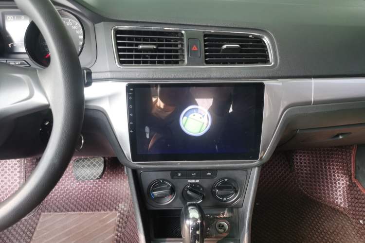 Used Volkswagen Lavida 2017 1.6L Automatic Fashion Edition Audio And AC Panel