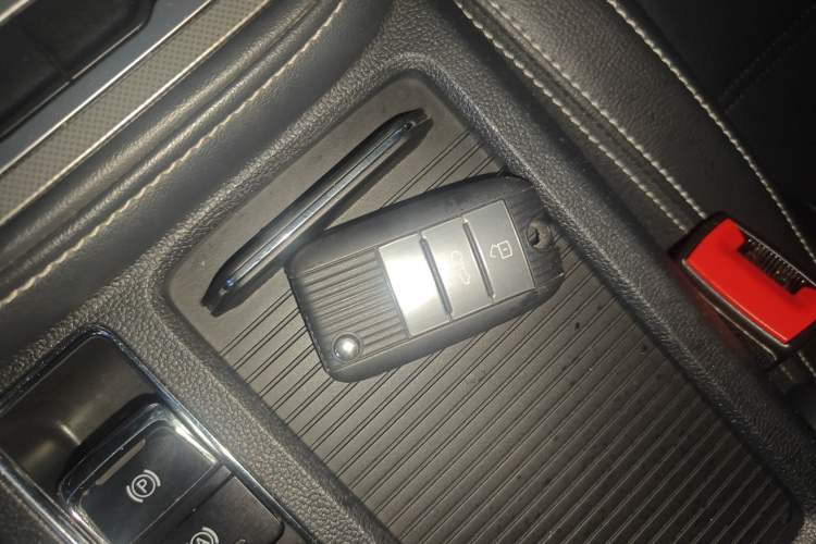 Used MG 6 2017 20T Automatic Luxury Smart Connect Version China V Standard Vehicle Key