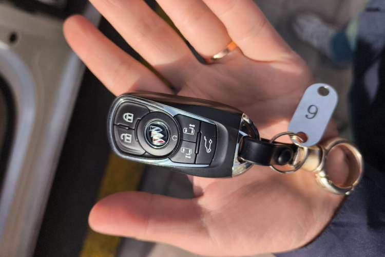 Used Buick GL8 2020 ES Land Cruiser 653T Luxury Model
