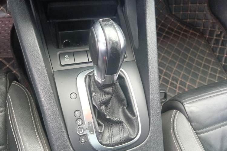 Used Volkswagen Scirocco 2011 2.0 TSI Luxury Edition Gear Lever